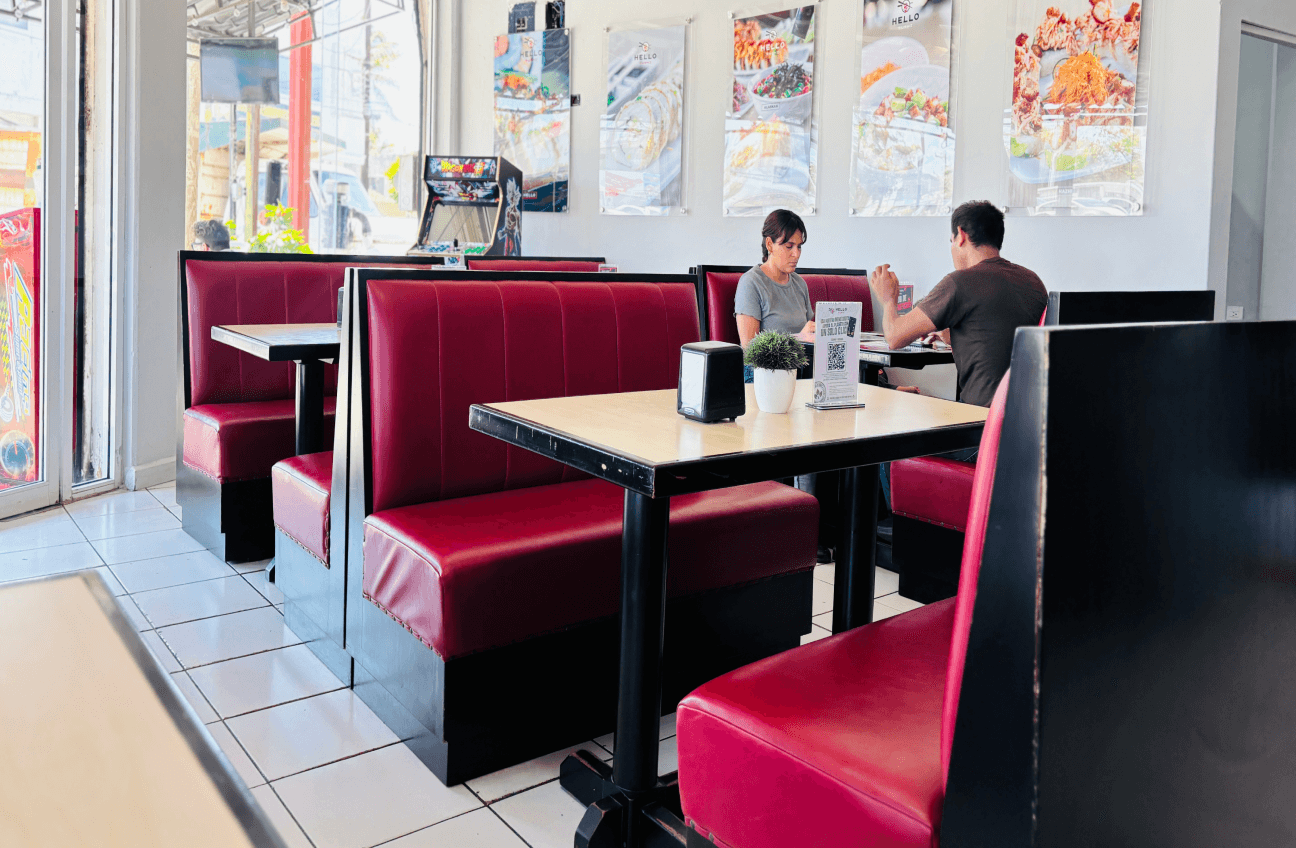 Interior Hello Sushi